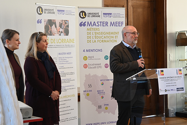 photos remise de diplômes aux promotions du DU allemand 2021 et 2022