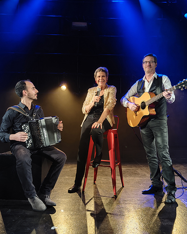 photos remise de diplômes aux promotions du DU allemand 2021 et 2022
